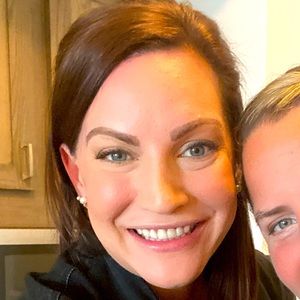 Meet your Posher, Alicia